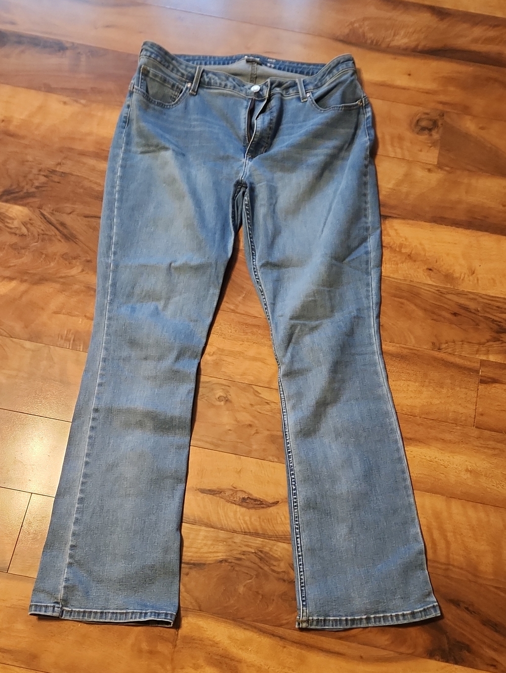 Lee Women’s Bootcut Jeans in Light Blue Wash Long Length